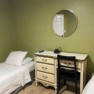 Private In Angeles With Wifi And Ac And Private Fridge!!! Homestay Los Angeles